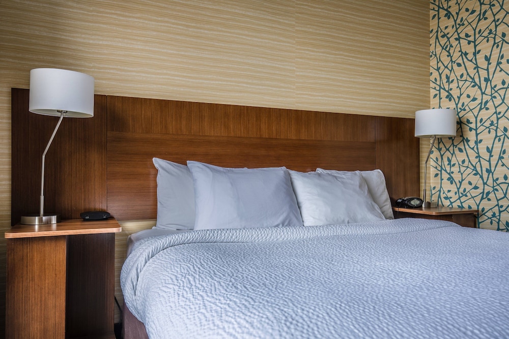 FAIRFIELD INN & SUITES CHICAGO DOWNTOWN/RIVER NORTH 5/47