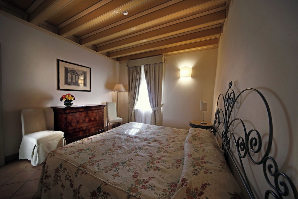 Relais Mirabella 10/45