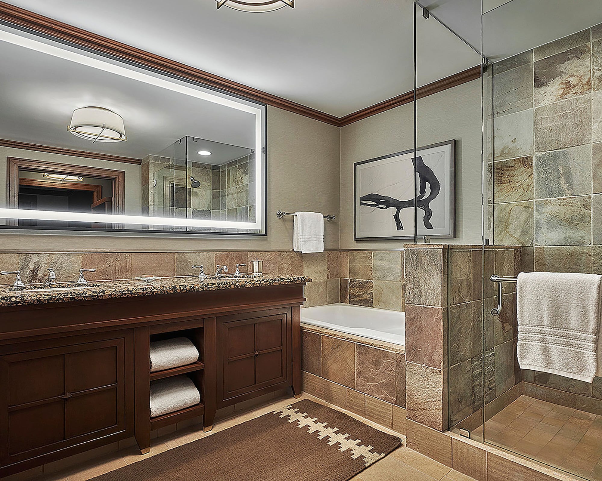 Alpine, Suite, King Bed، Four Seasons Resort Whistler 4/4