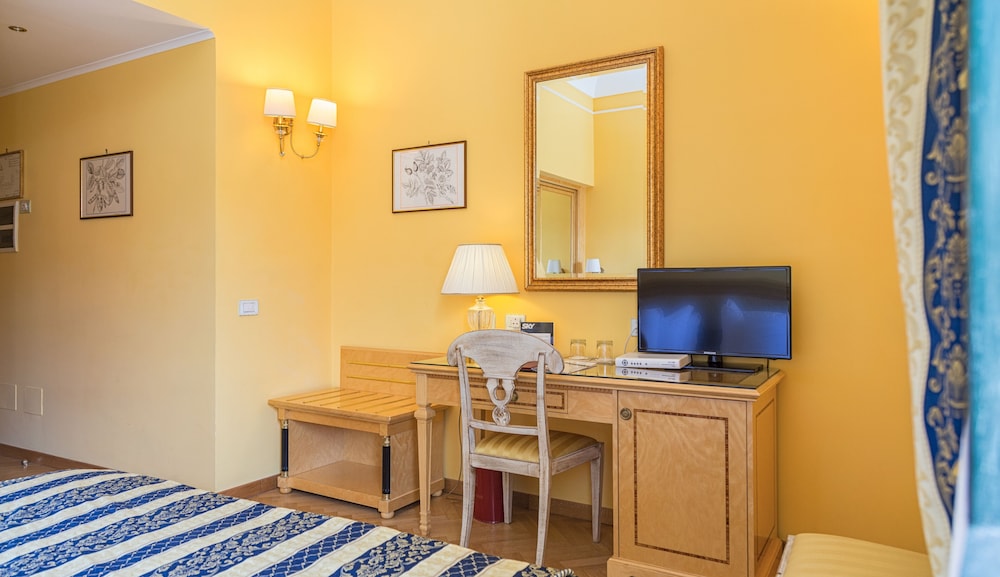 Imperial Hotel Tramontano 37/39