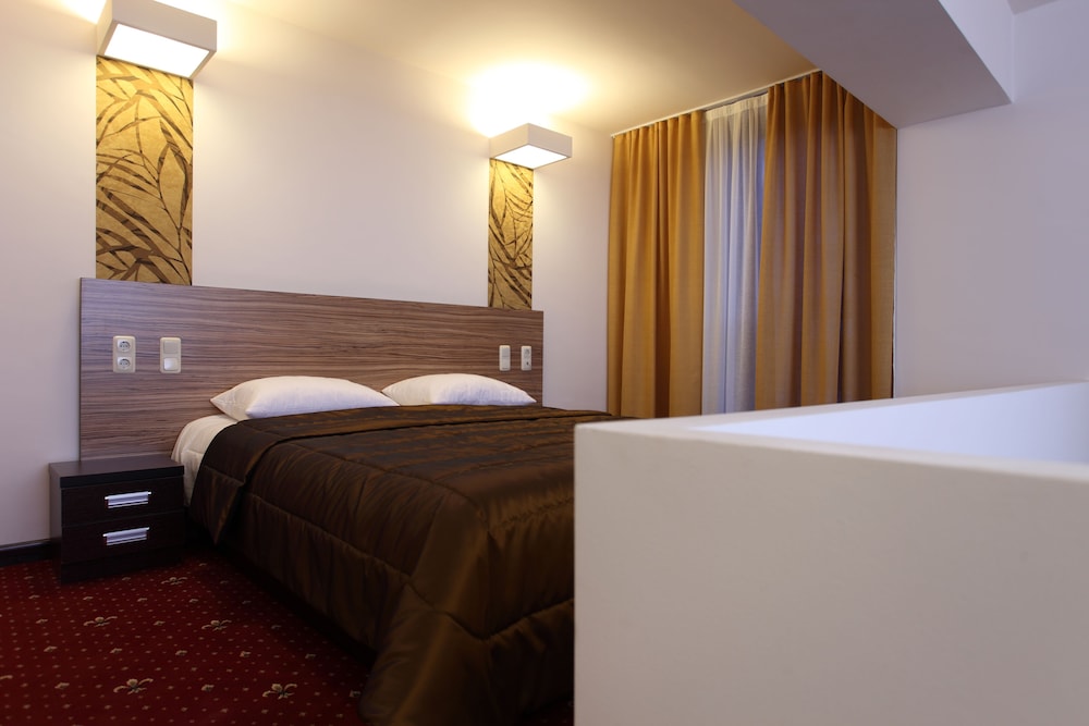 Cascade Hotel 21/46