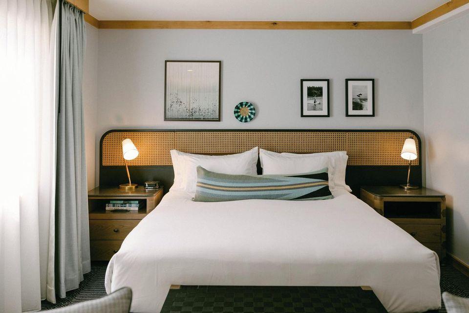 PREMIER, SUITE, LAKE FRONT