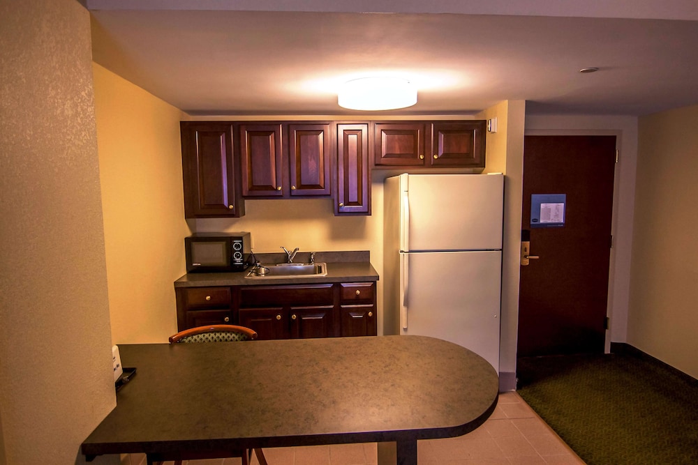 Hampton Inn Groton 36/56