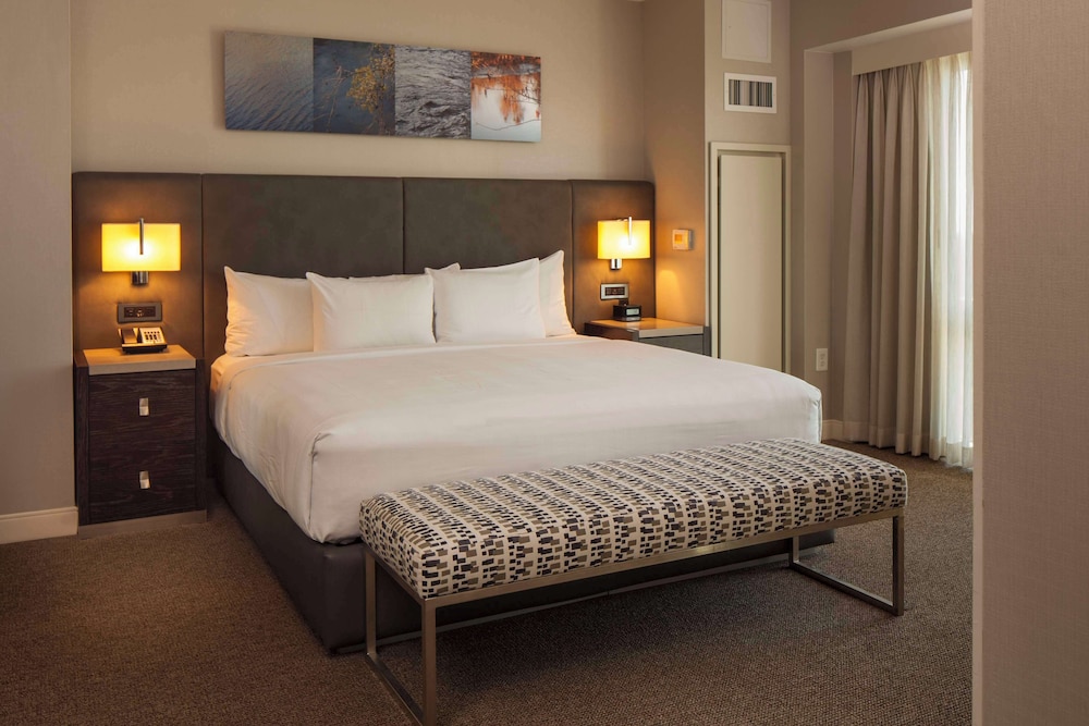 Hyatt Regency Sacramento 14/63