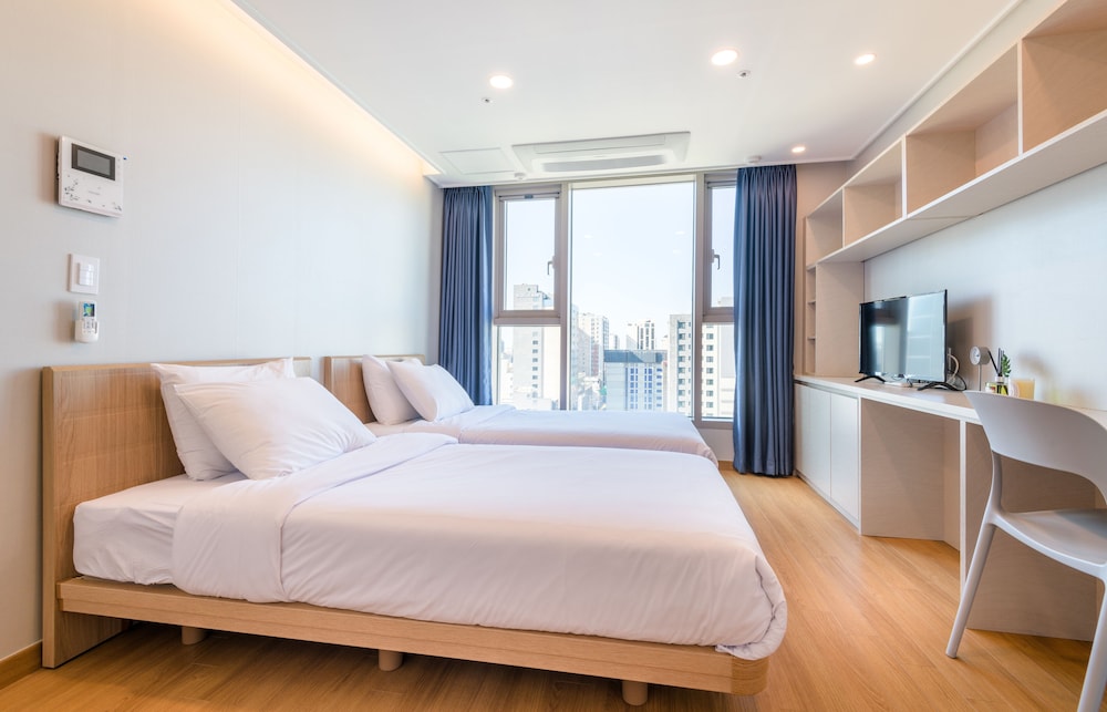 Hi Residences 11/30