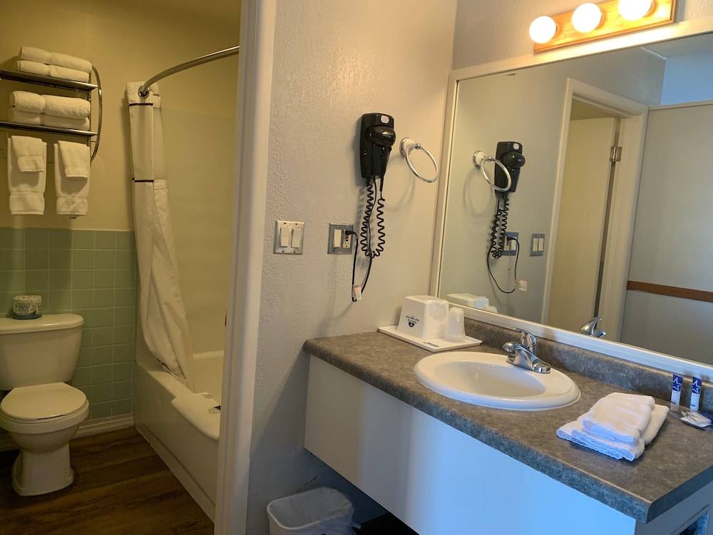 Americas Best Value Inn-Wall 17/29