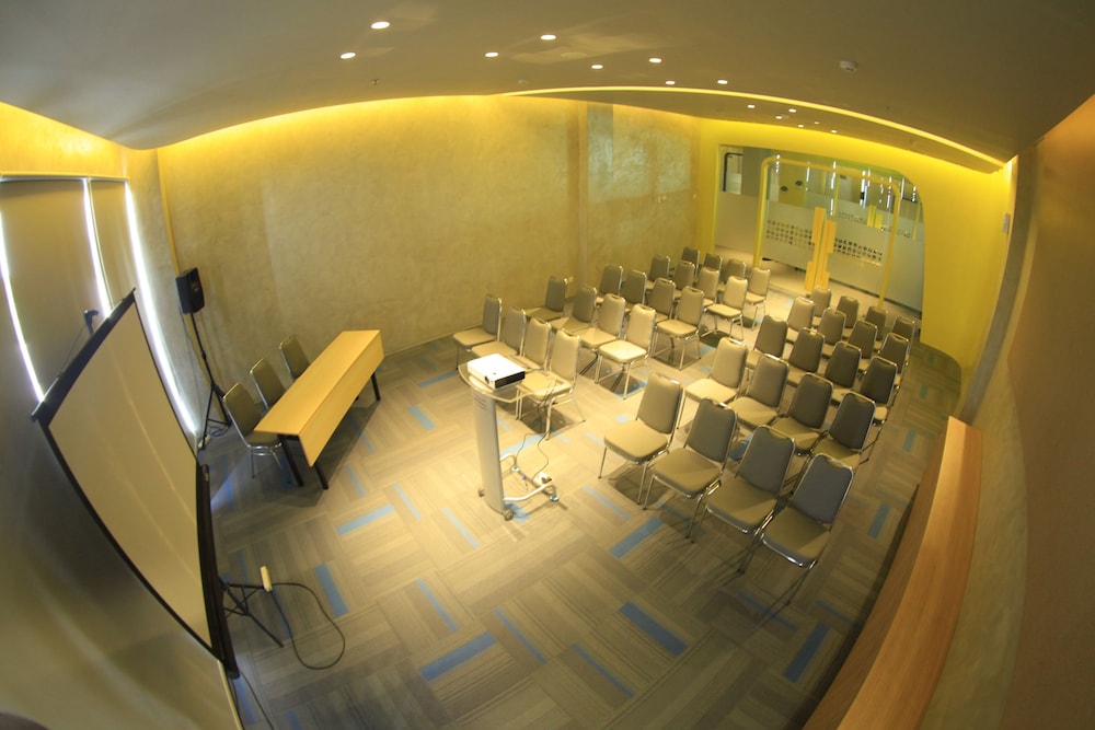 YELLO HOTEL JEMURSARI 16/27