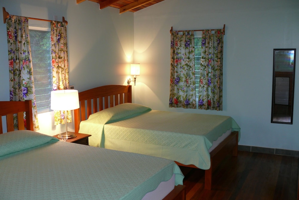 Tanager RainForest Lodge 13/64