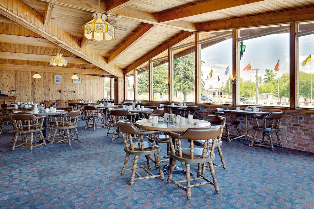 Ramada by Wyndham 1000 Islands/Gananoque 30/38