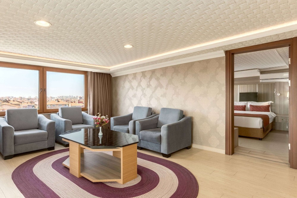 Ramada By Wyndham Usak 33/48