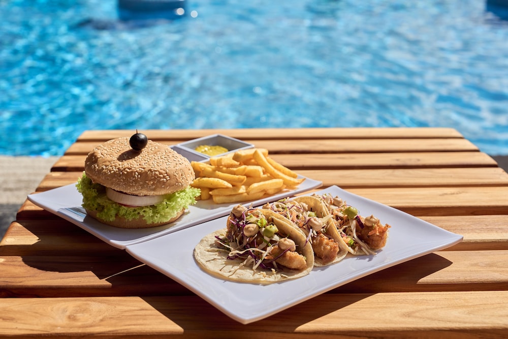 Cristalino Lagoon Front Hotel, Restaurant & Spa 80/94