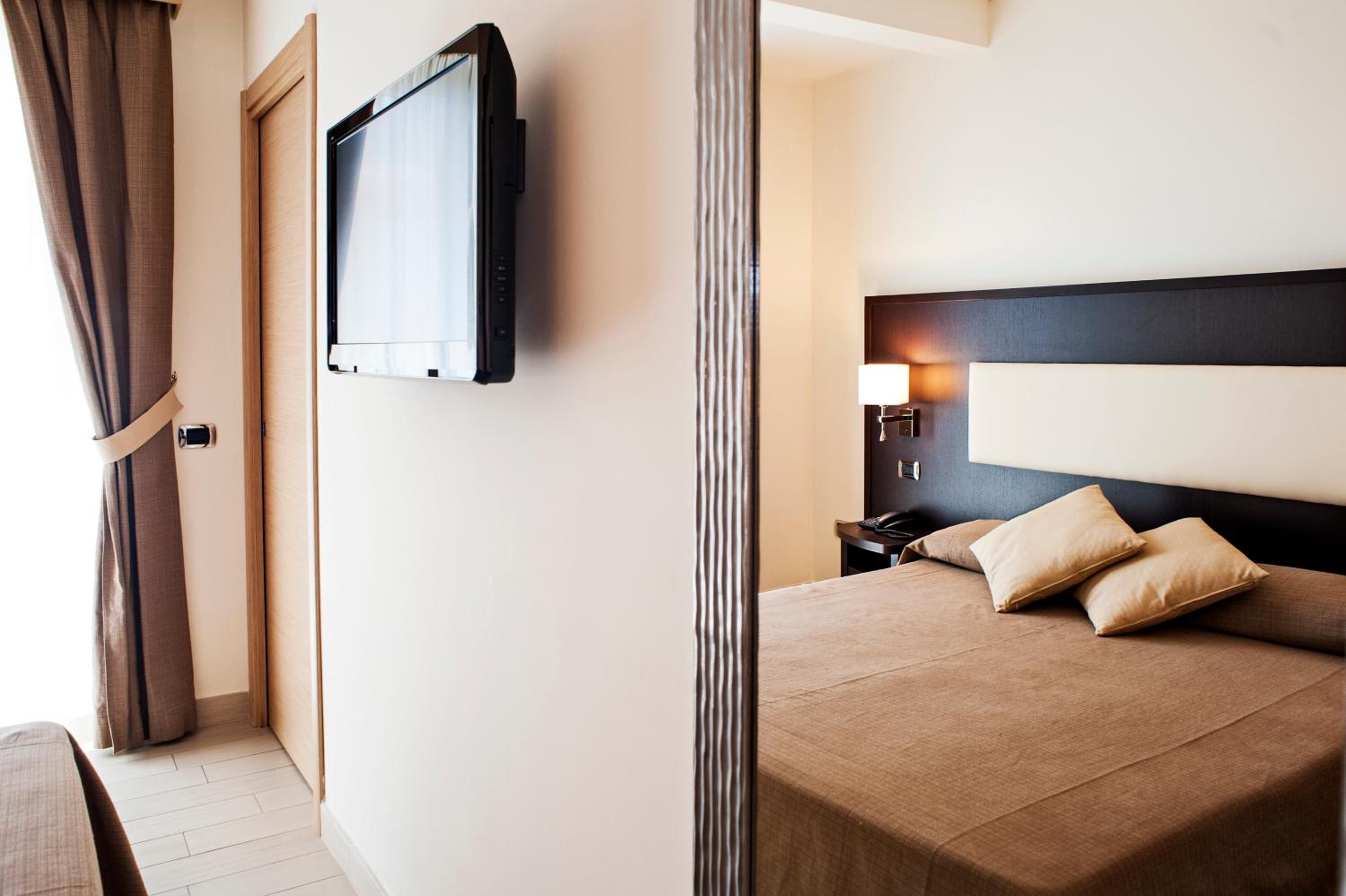Hotel Welcome 10/61
