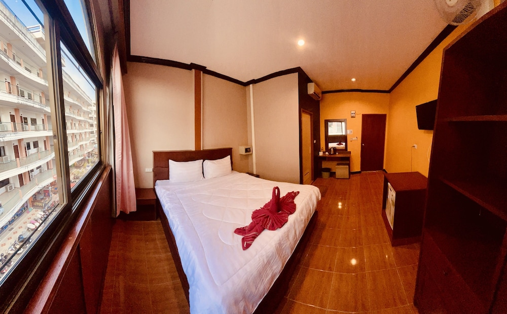Centre Point Patong 9/75