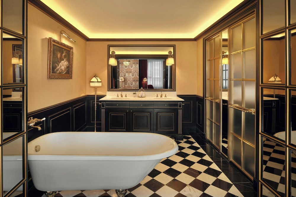 غرفة جونيور بسرير فردي بإطلالة على المدينة، L'Escape, a Luxury Collection Hotel, Seoul Myeongdong 5/7