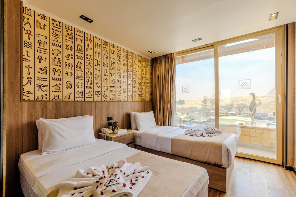 Great Pyramid Inn 9/50