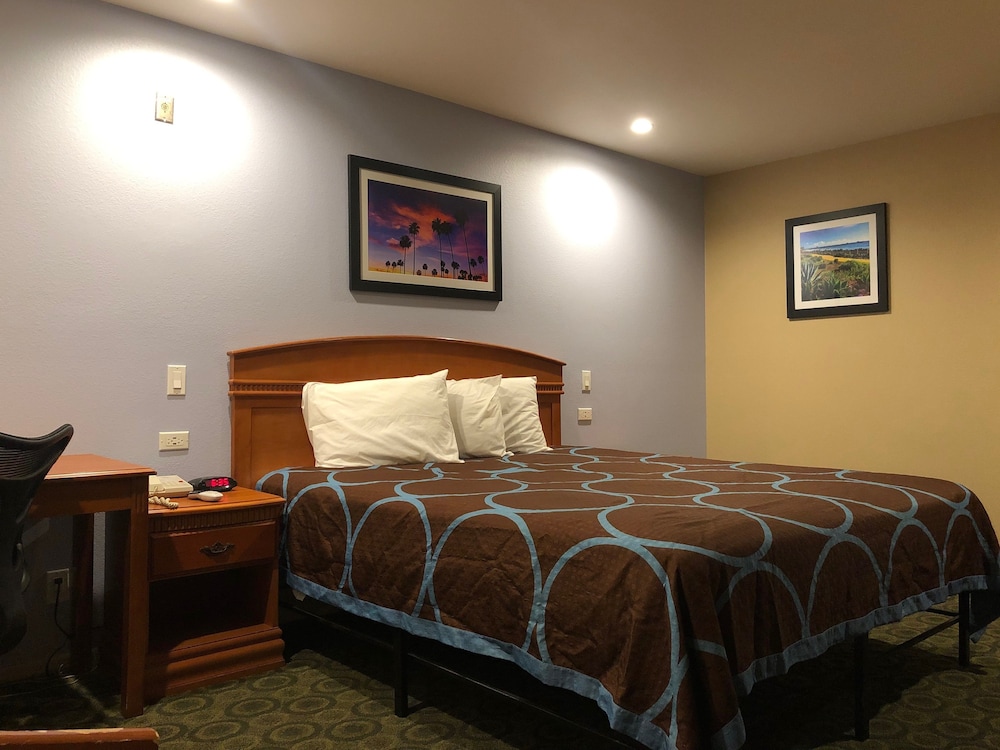 Orange Tustin Inn 18/62