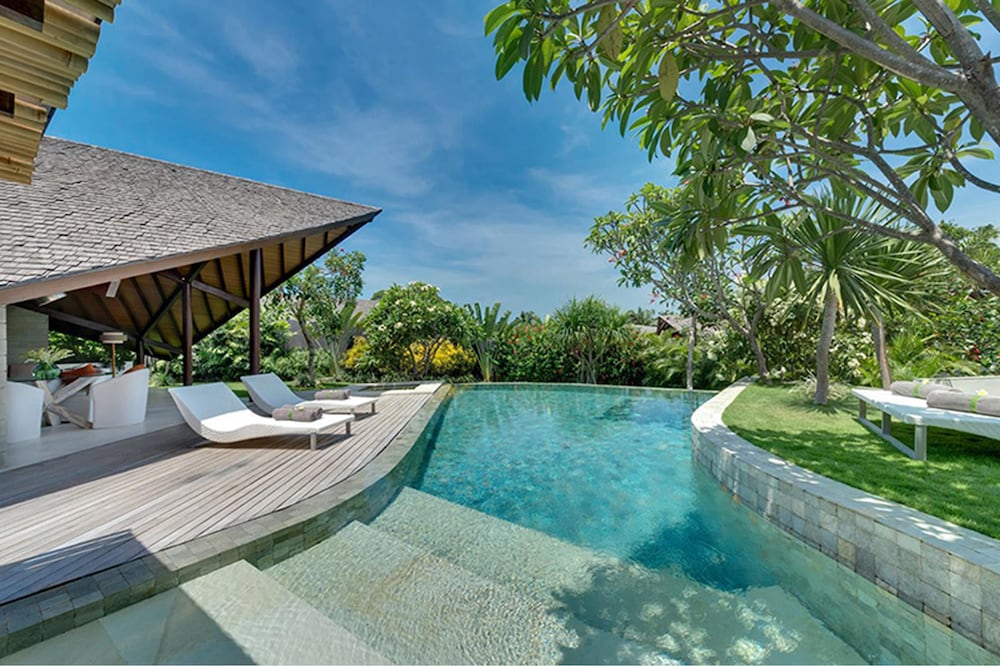 The Layar - Designer Villas & Spa 25/50