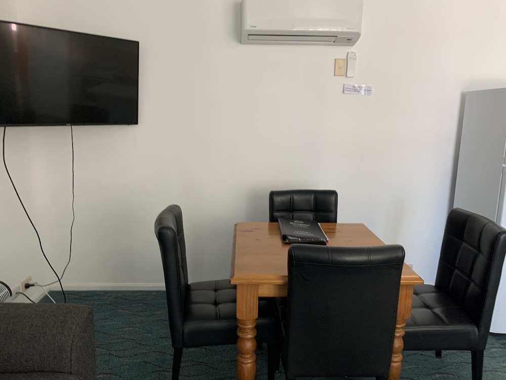 SWAGGERS MOTOR INN(FORMERLY Sundowner Yass) 35/46