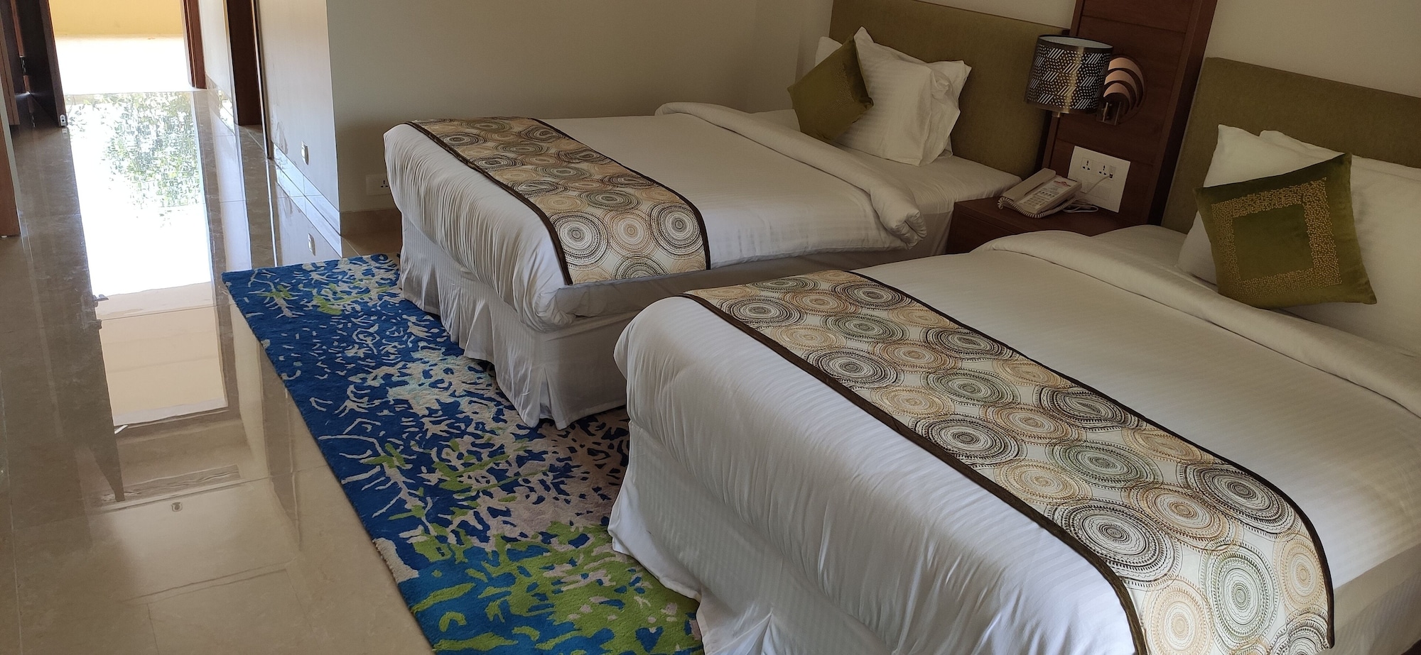 غرفة ديلوكس بسرير فردي، Hawthorn Suites by Wyndham Dwarka 2/4