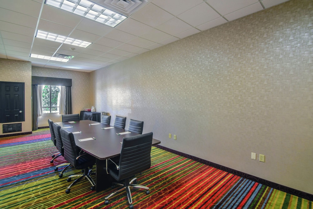 Holiday Inn Arlington Ne Rangers Ballpark 53/69