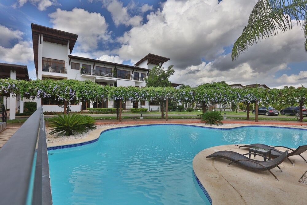 Sybaris Residences 43/50