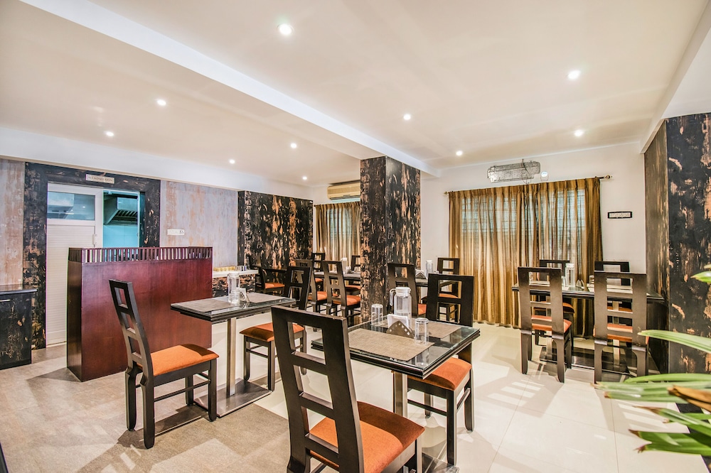 Fabhotel Jansi Deluxe Gandhipuram 29/33