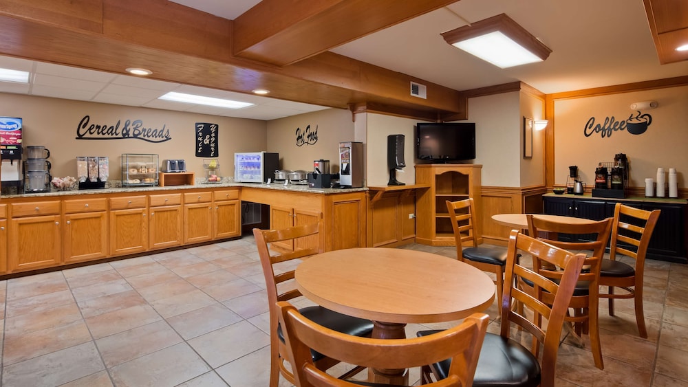 Surestay Plus Hotel By Best Western Poteau 29/36