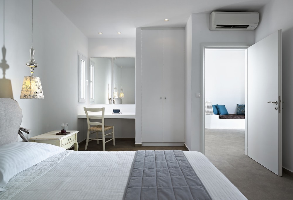 DELUXE, SUITE, QUEEN BED