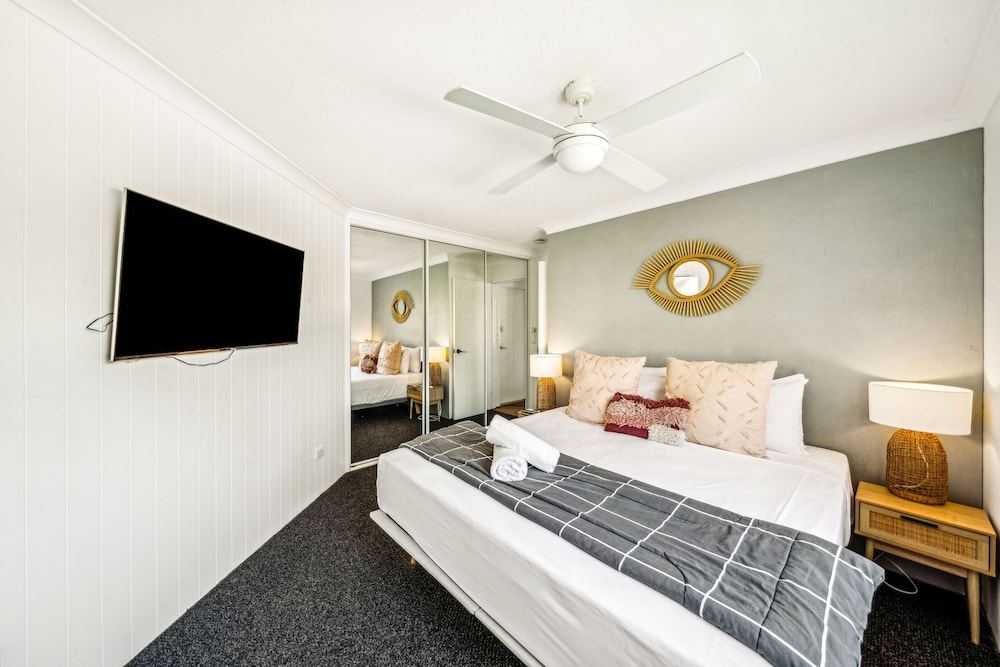 1 BEDROOM, SUPERIOR
