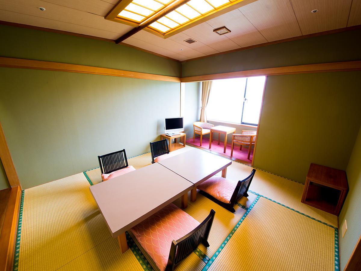 Japanese, 5 Futon Beds, Mountain View