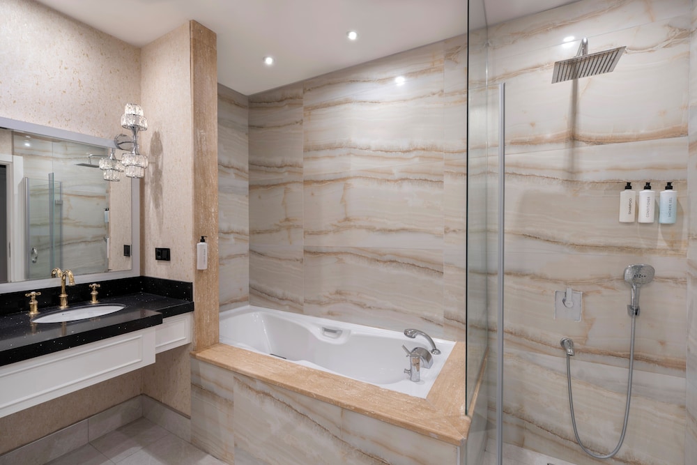 Diamond, 2 Queen Beds، Orange County Alanya 3/5