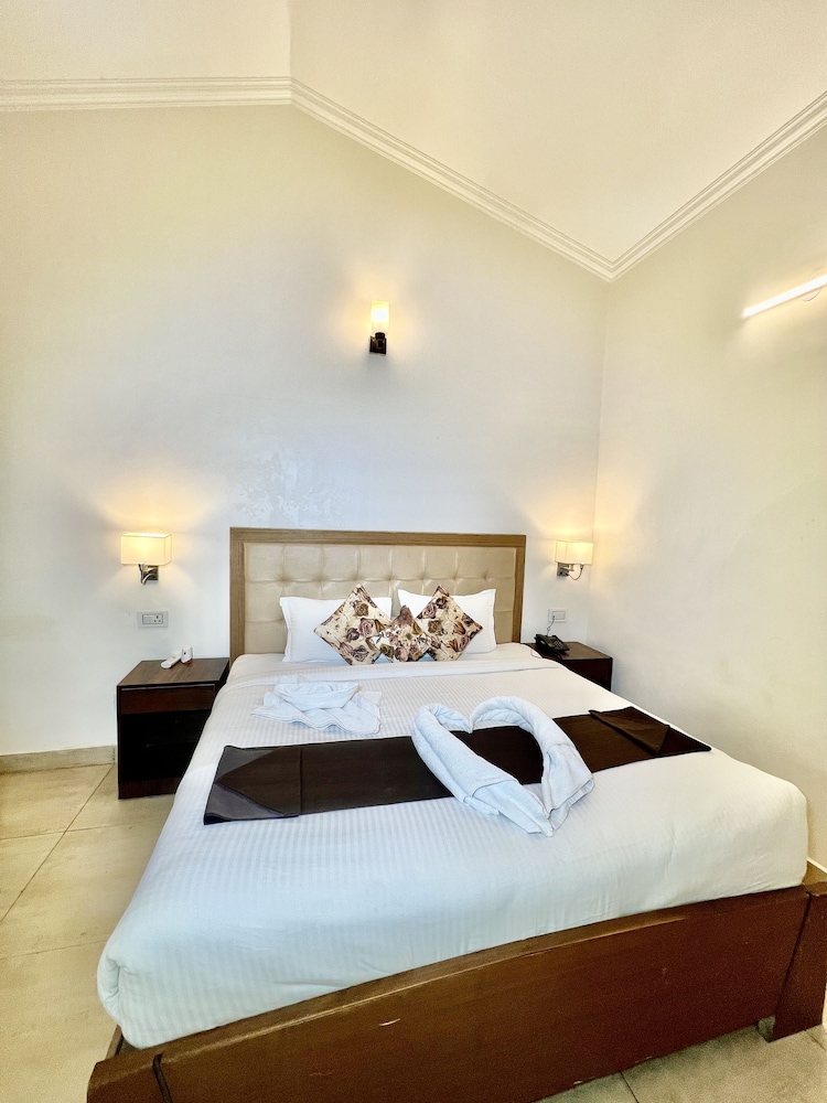 Aamod Resort
