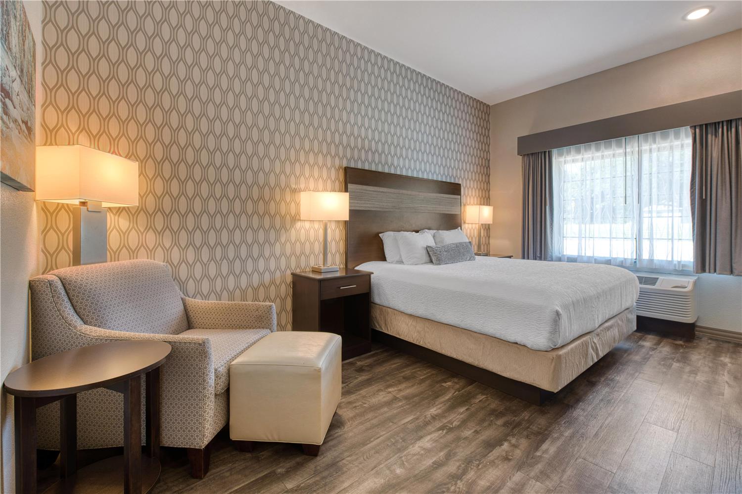 Room, King Bed, Accessible 1/6