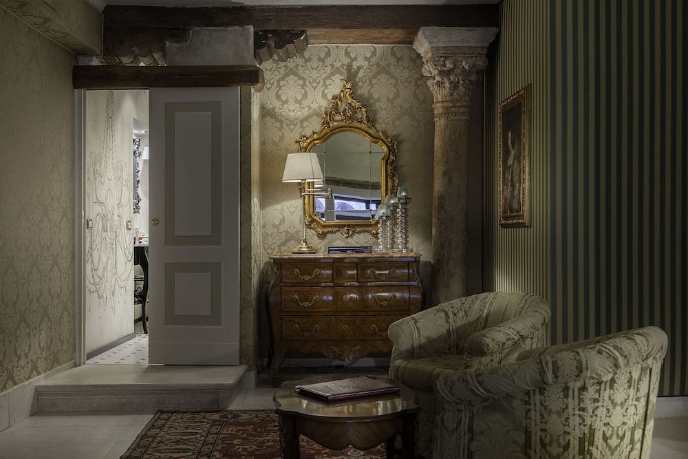 Hotel Al Ponte Antico 38/48