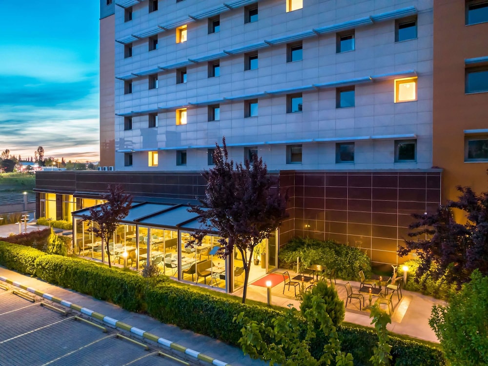 Ibis Bursa 8/68