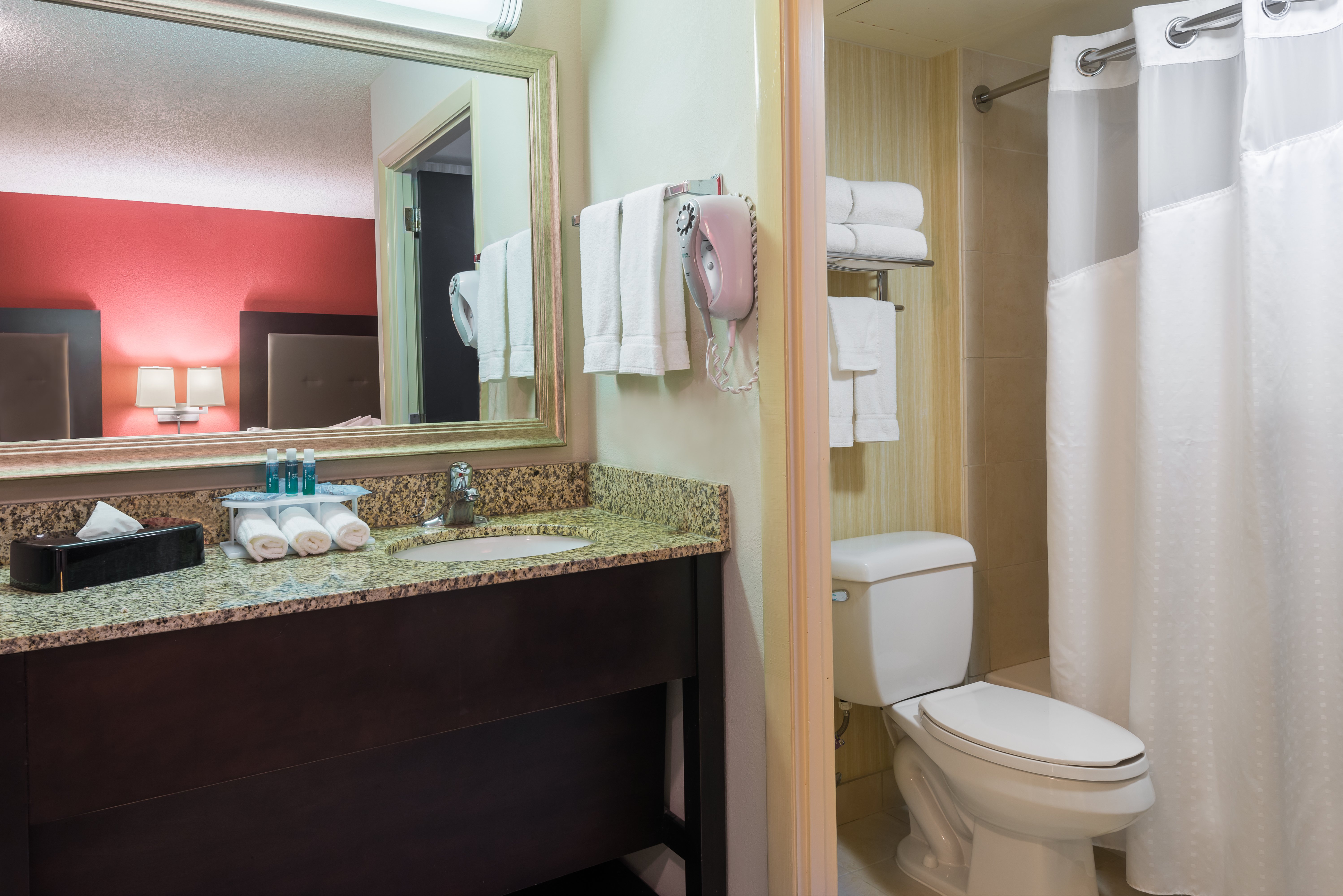 Holiday Inn Express And Suites Kendall East Miami 43/45