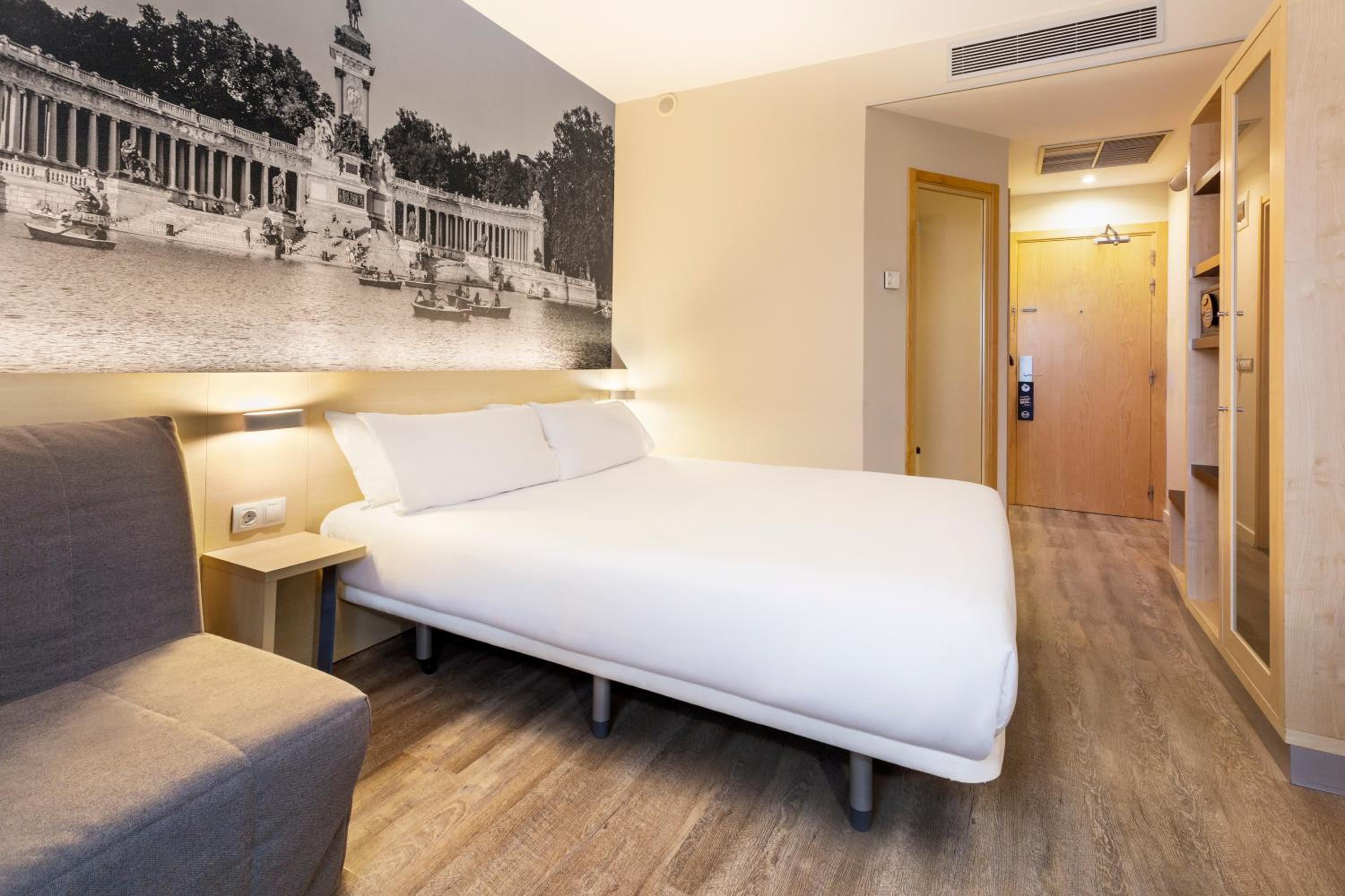 ROOM, SINGLE, DOUBLE BED