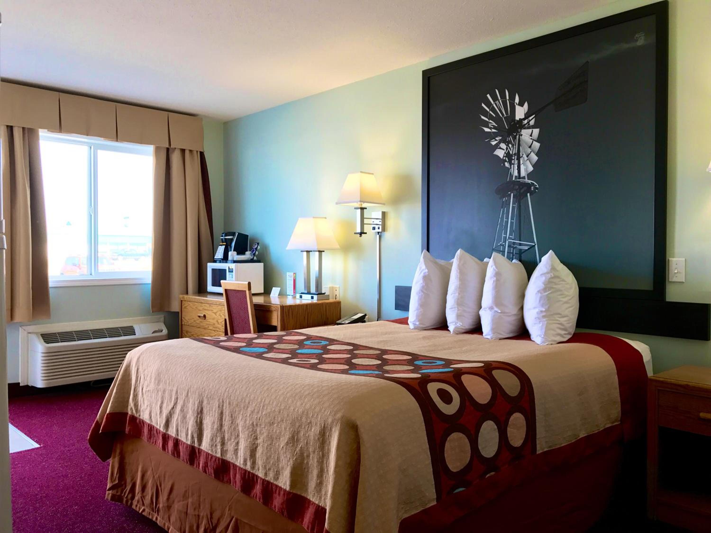 Room, King Bed, Queen Bed, Exterior Entrance, Accessible