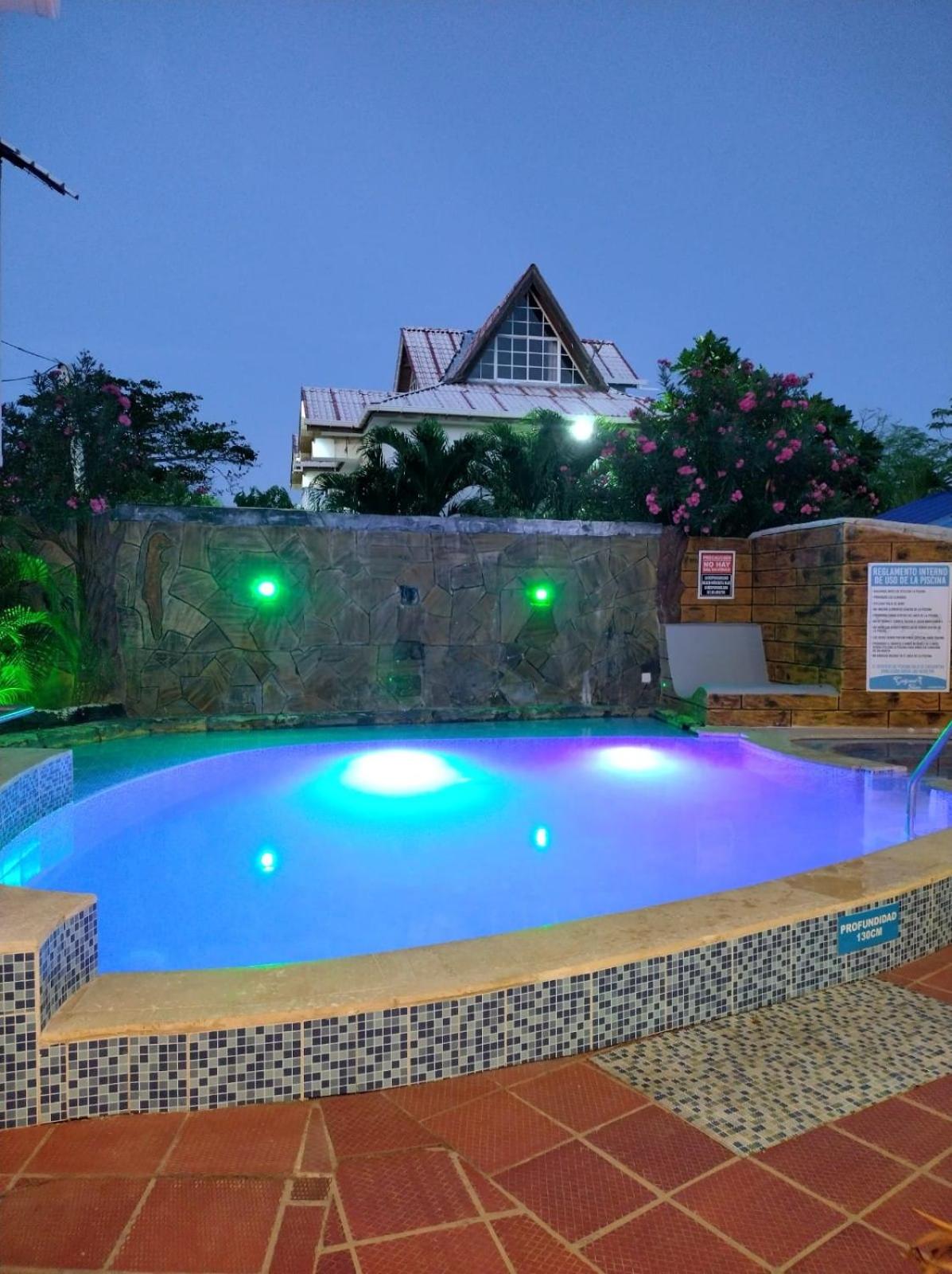 Hotel Galyrod House 10/25