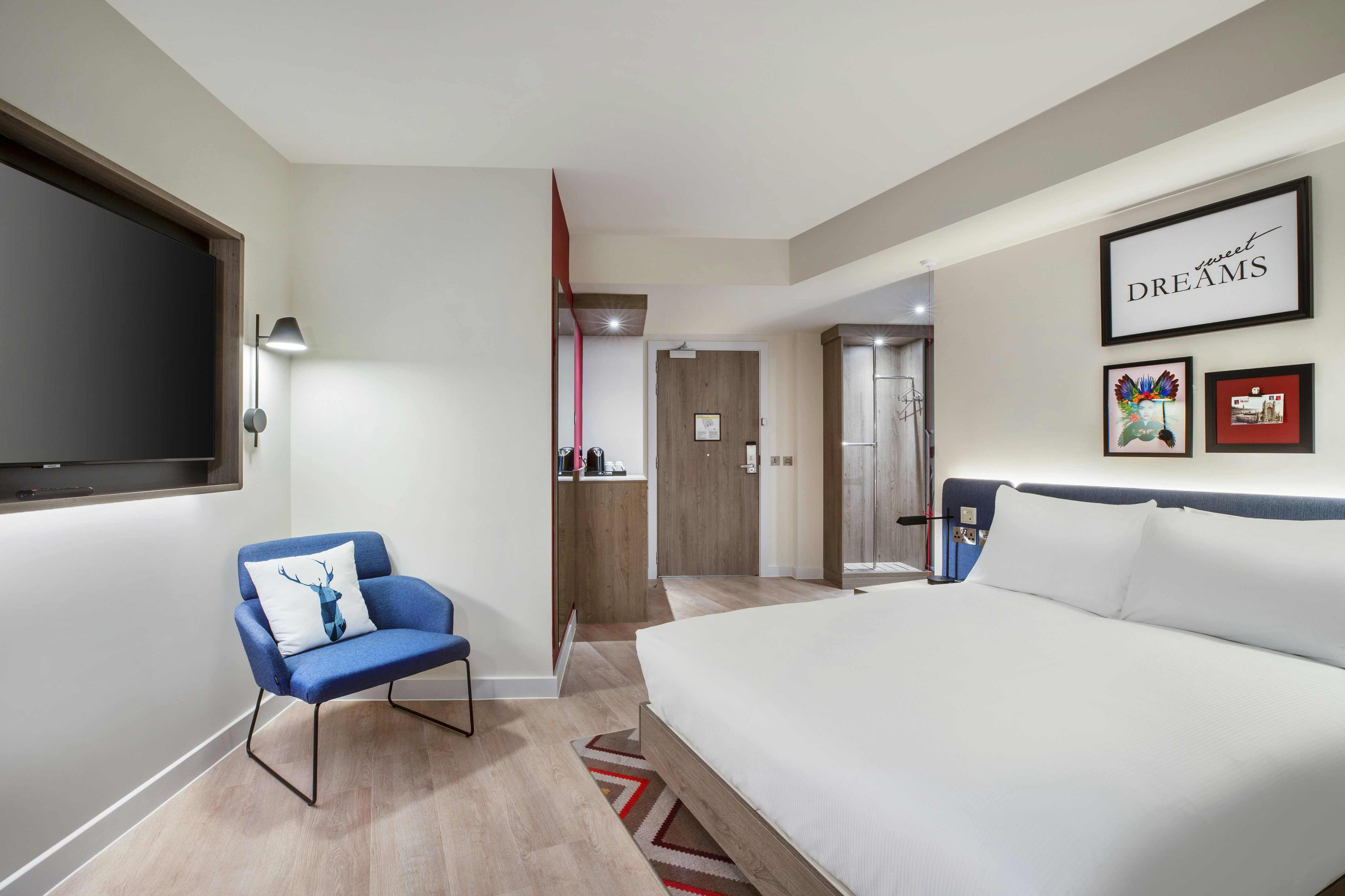 ROOM, QUEEN BED, ACCESSIBLE