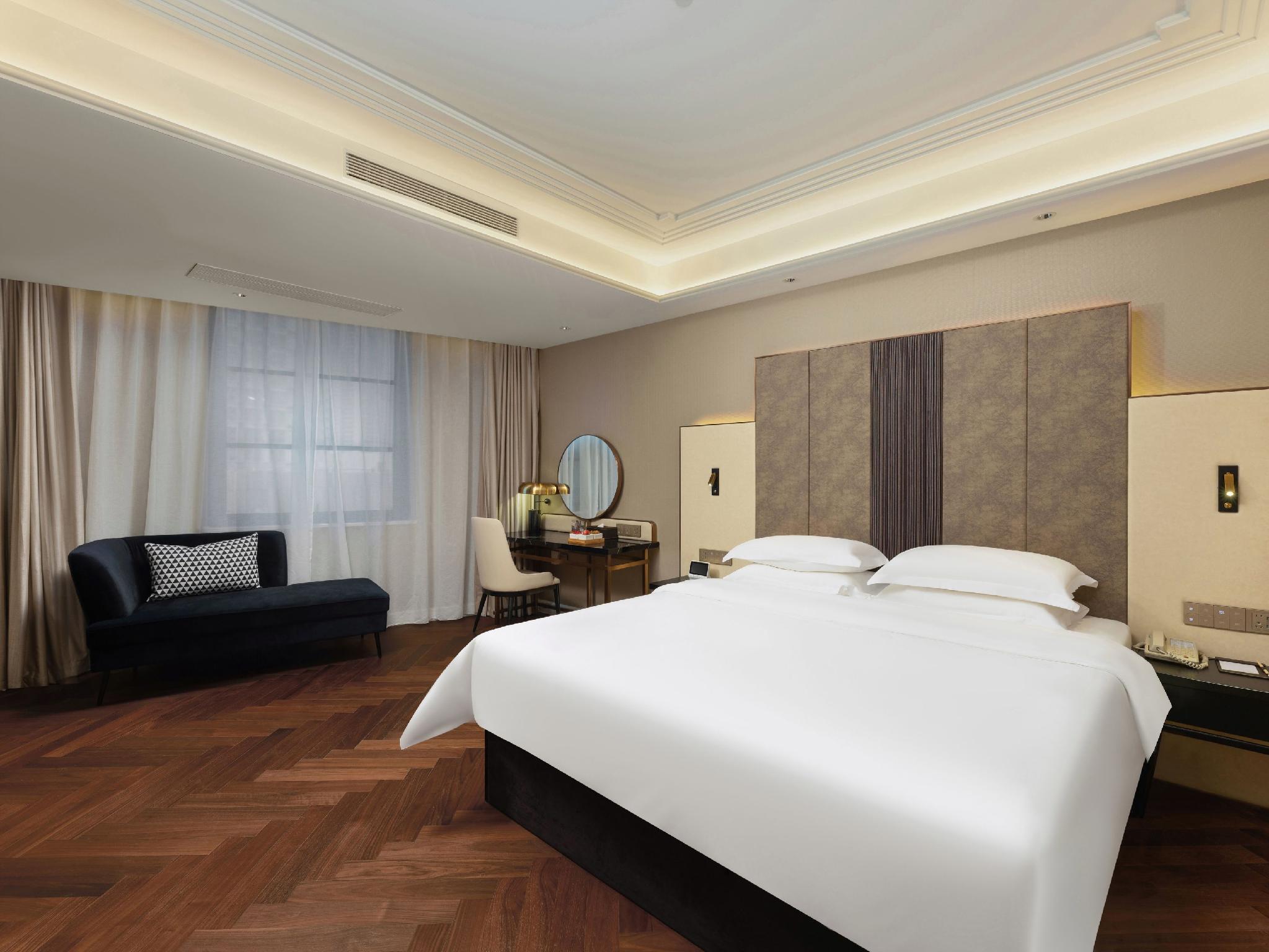 Leisure, Suite, Queen Bed