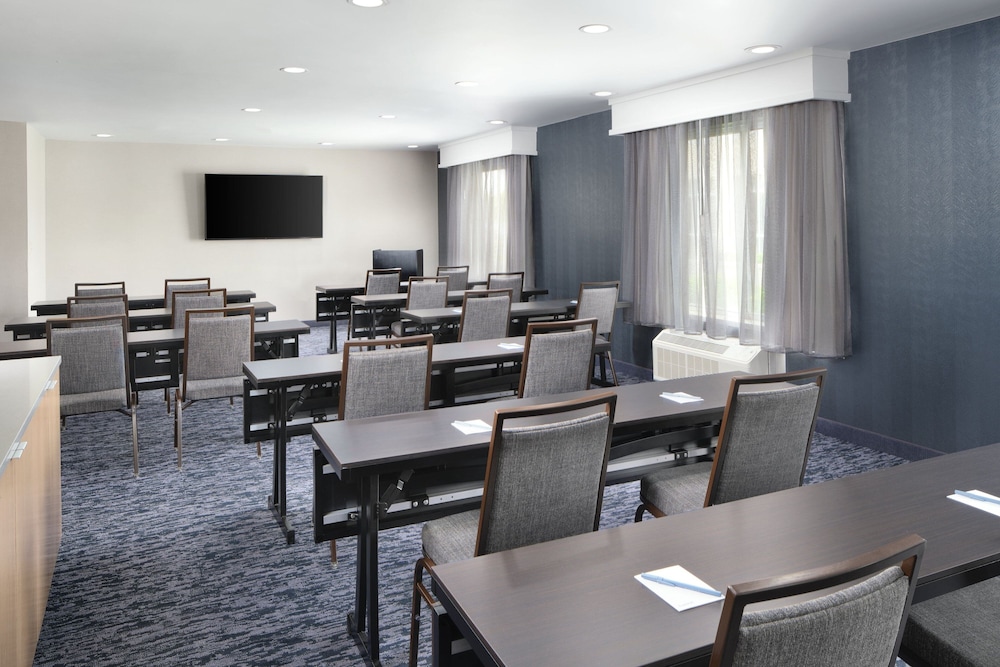 Fairfield Inn And Suites Jacksonville 38/47