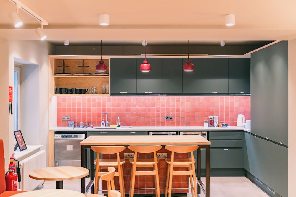 CoDE Pod Hostels THE CoURT 36/49