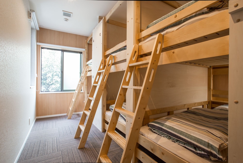 Mulan Hostel 12/62
