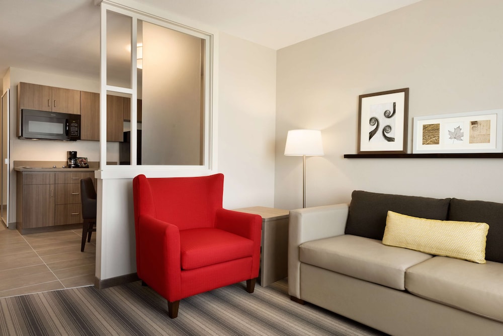 Country Inn & Suites by Radisson, Indianola, IA 17/29