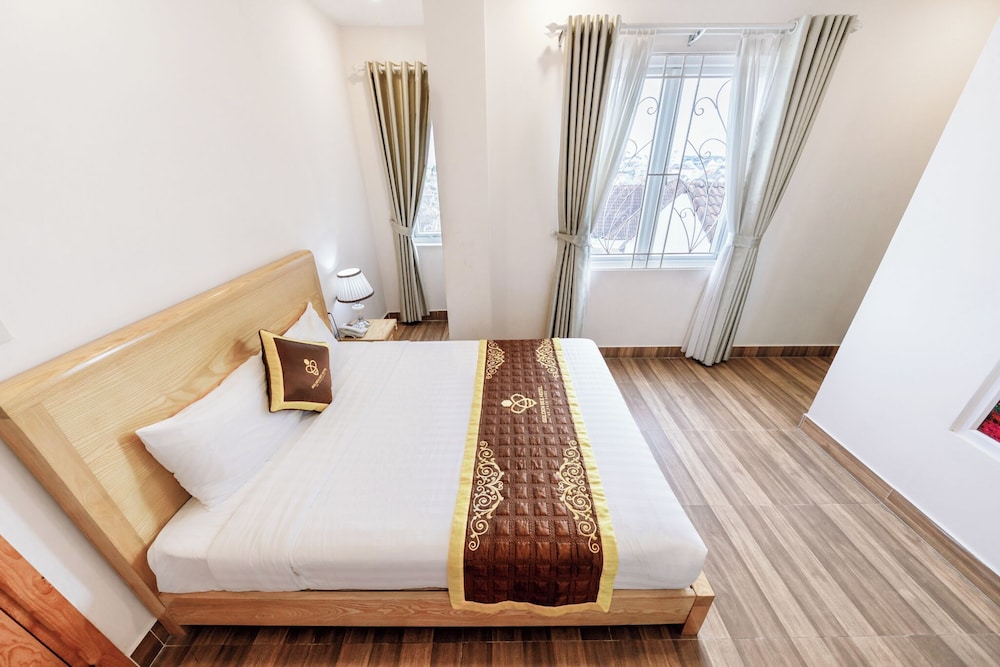Golden Bee Hotel 29/59