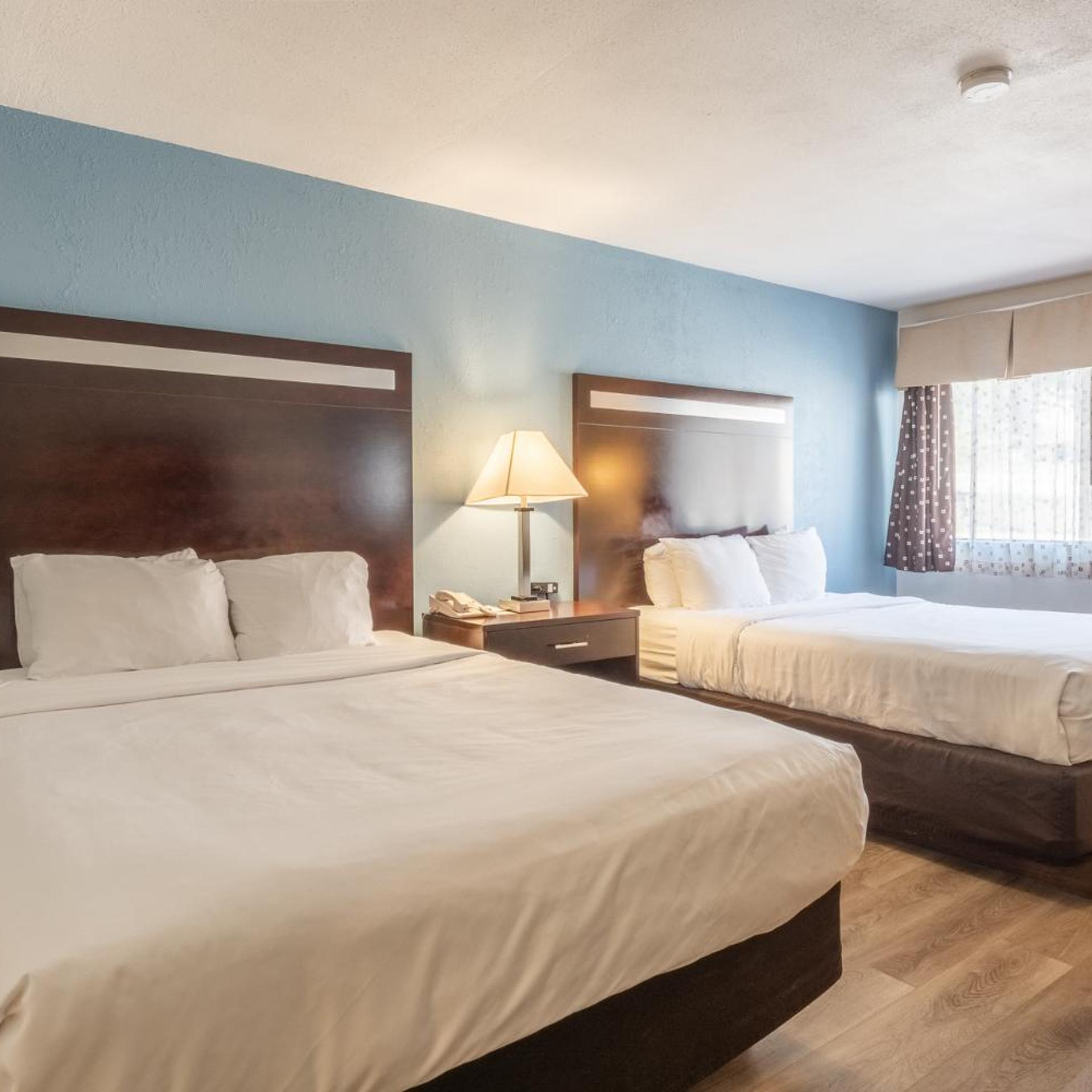 Room, 2 Queen Beds, Bathtub, Accessible