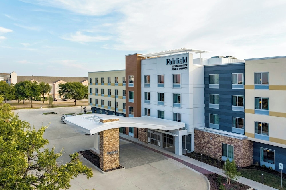 Fairfield Inn Suites Dallas Dfw Airport North Irving in IRVING - TX