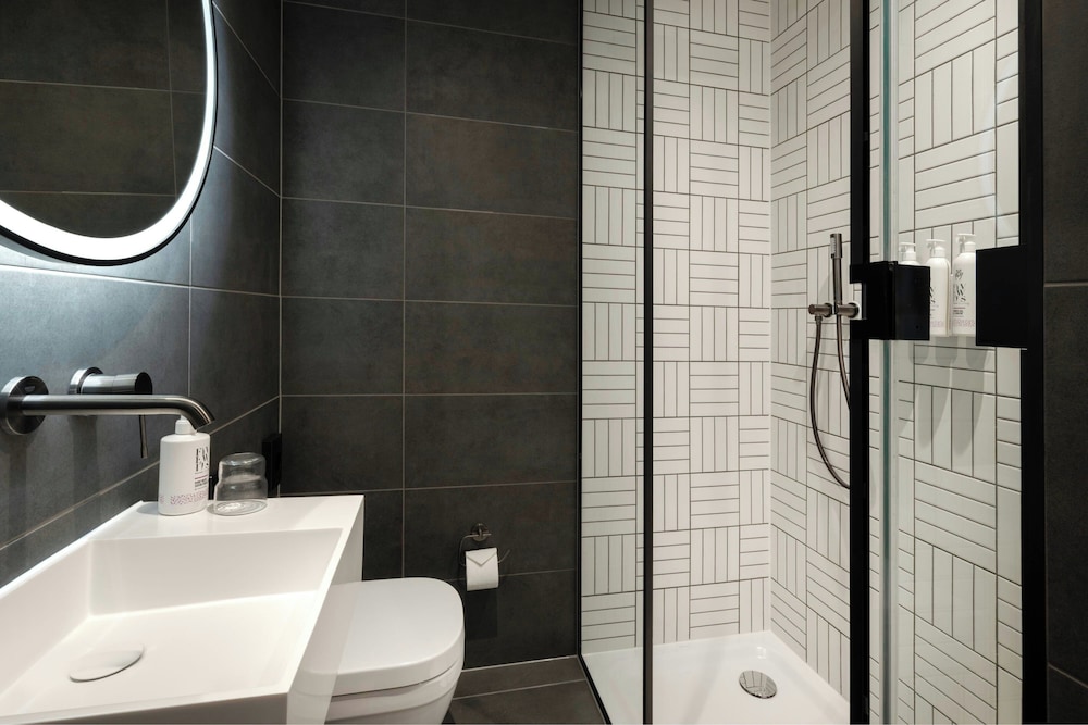 Moxy London Piccadilly Circus 46/47