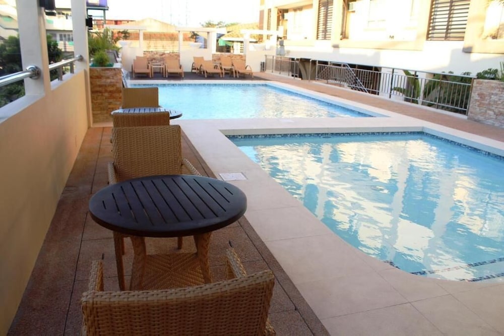 Mo2 Westown Hotel Bacolod - Downtown 1/43